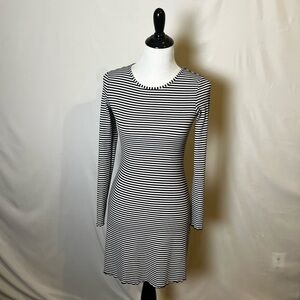 Divided striped long sleeve dresss